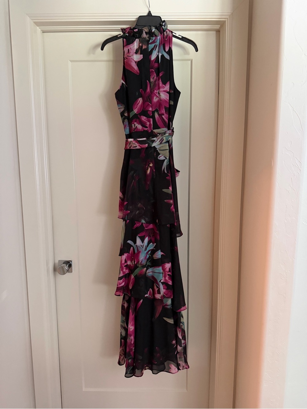 Tahari Arthur S Levine Black Floral Tiered formal dress- size 4 - Picture 8 of 10